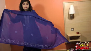 [Sexy Indian Babe, Sexy, Mature] Sexy Indian Babe Rupali Bhabhi Boobs Exposed